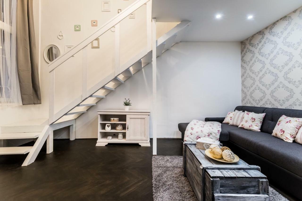 Bpr Vintage Garden Apartment With Terrace & Sauna Boedapest Buitenkant foto